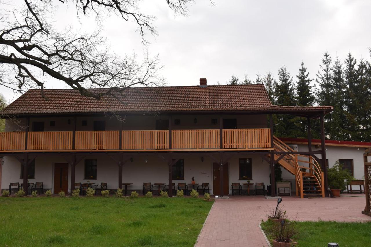 Villa Gosciniec Pod Debem Trzciel Esterno foto