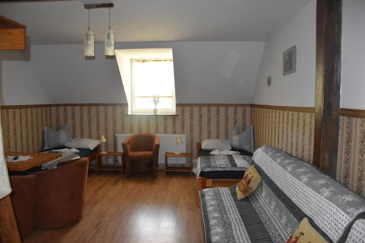 Villa Gosciniec Pod Debem Trzciel Esterno foto