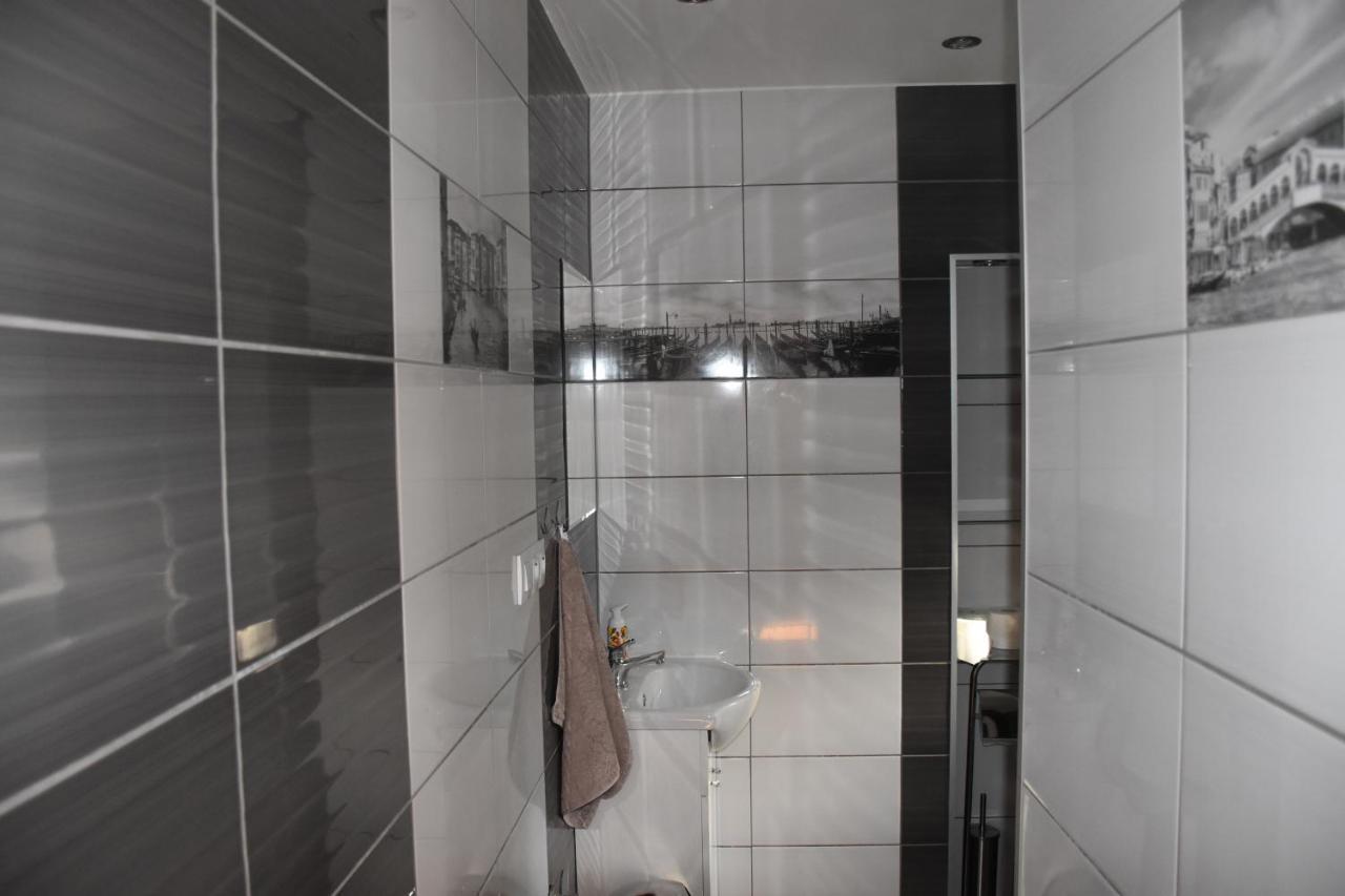 Villa Gosciniec Pod Debem Trzciel Esterno foto